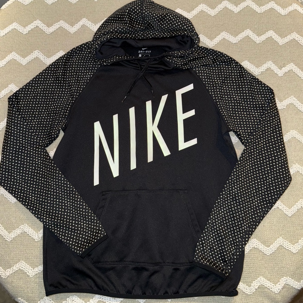 Nike women’s Black and White Hoodie Medium‎